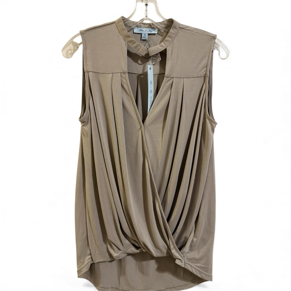 She + Sky Sleeveless Taupe Drape Blouse. Snap Front Small NWT